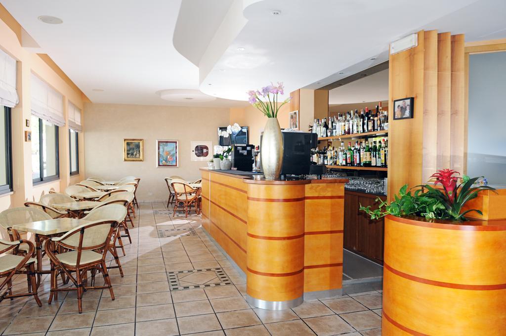 Hotel Prater Чезенатіко Екстер'єр фото