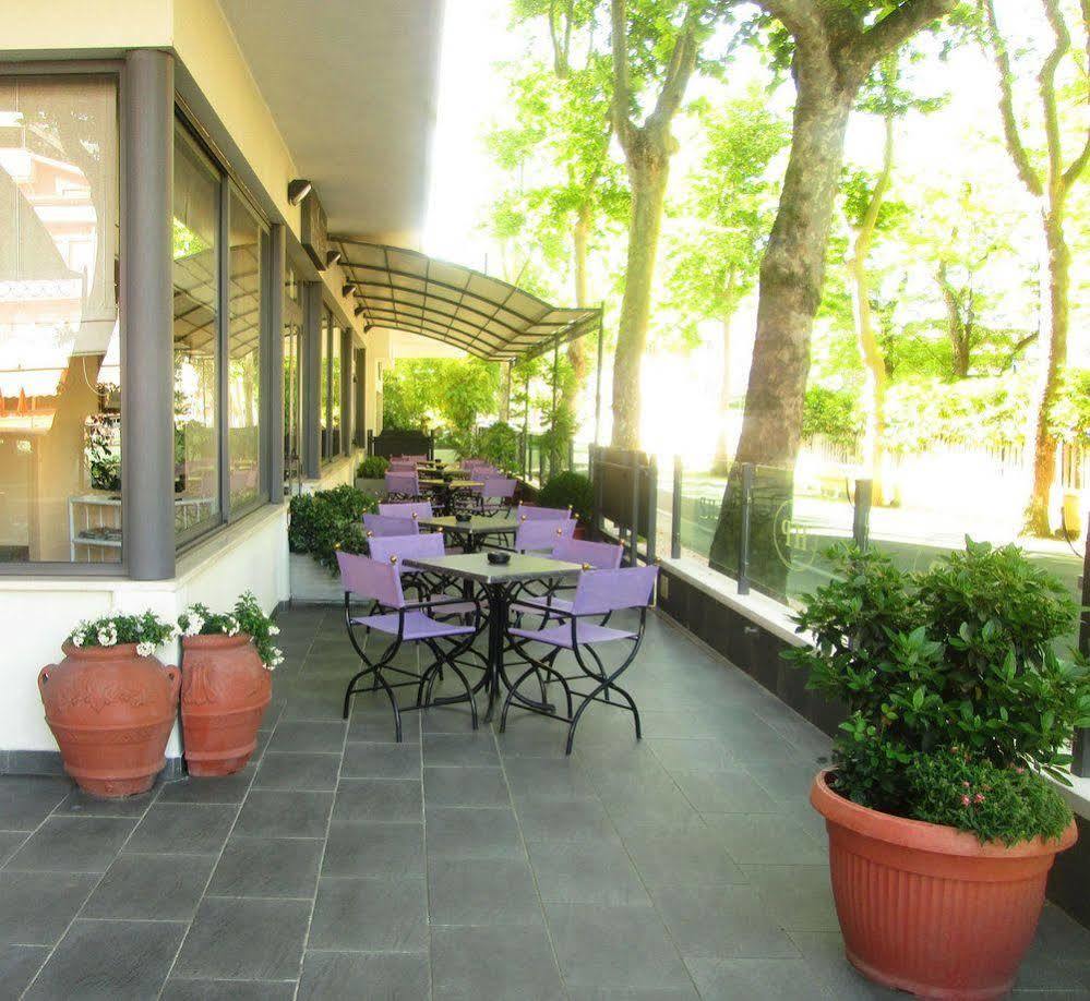 Hotel Prater Чезенатіко Екстер'єр фото