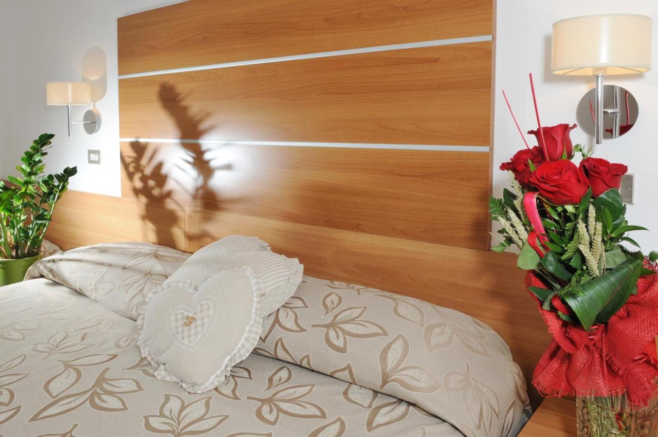 Hotel Prater Чезенатіко Екстер'єр фото